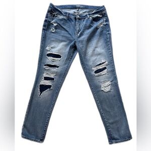 Women's distressed jeans